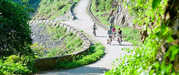 đạp xe thám hiểm làng chài tại Vịnh Lan Hạ
